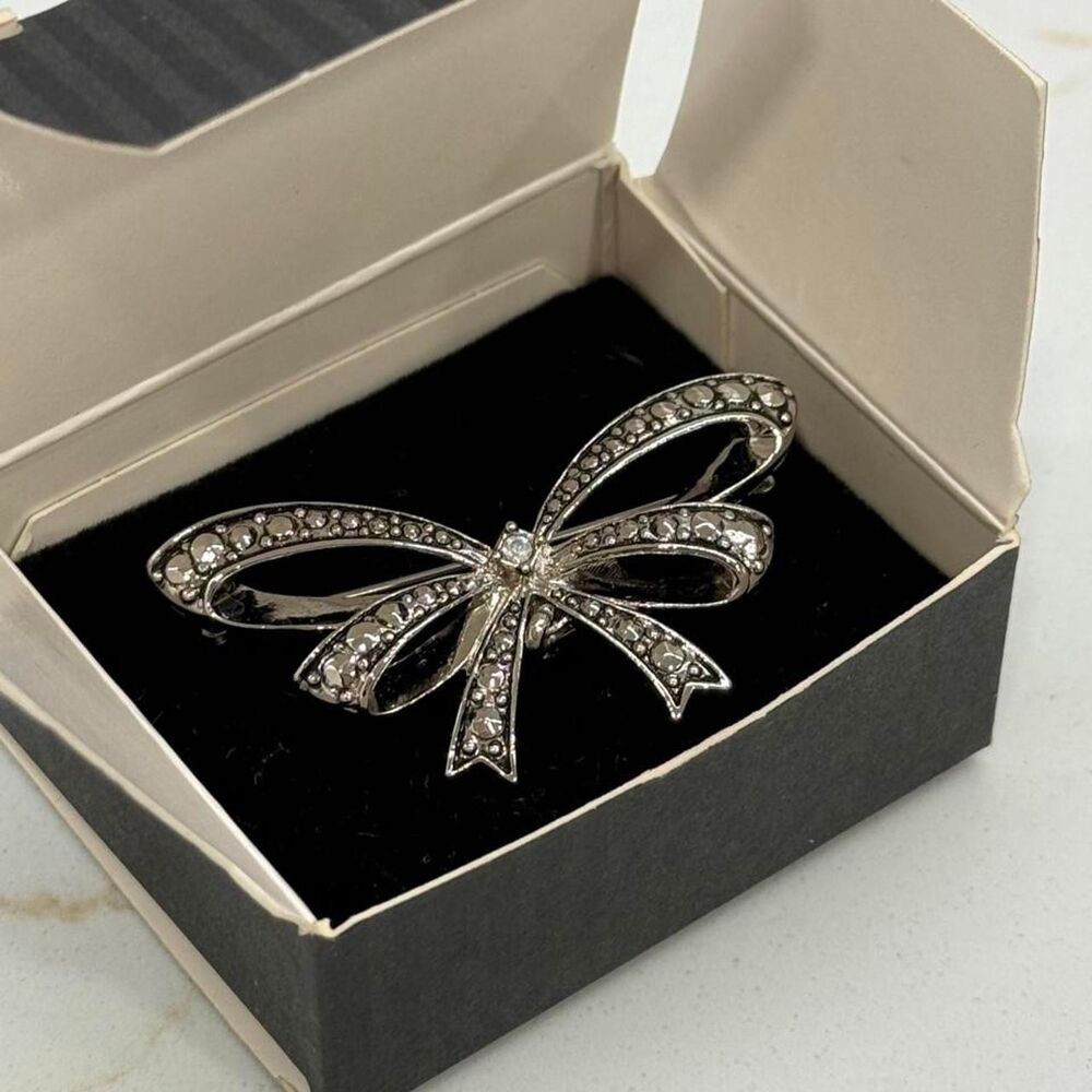 Avon Vintage December Birthstone Bow Pin